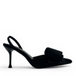 crne štikle sa mašnom